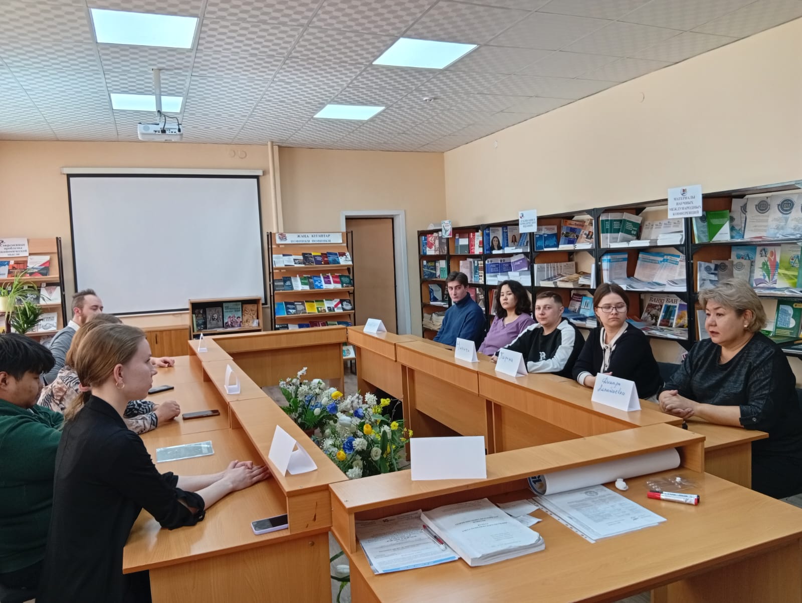 Заңнама нормаларына сәйкес Қазақстан Республикасының зейнетақымен қамсыздандыру жүйесін  түсіндіру