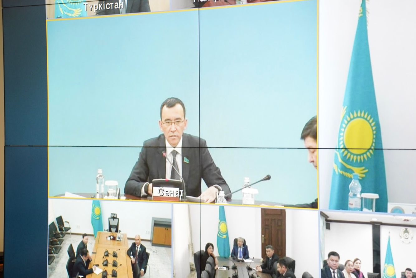 Мәслихаттармен өзара іс-қимыл жөніндегі кеңестің отырысы онлайн форматта өтті  (27.02.2026)