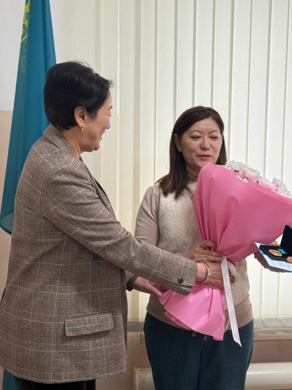 Көктемнің көркем мерекесі қарсаңында Қазақстан Республикасы Денсаулық сақтау министрлігінің Медициналық және фармацевтикалық бақылау комитетінің Солтүстік Қазақстан облысы бойынша департаментінде  бас маман Г.Б. Жумагазина «Денсаулық сақтауды дамытуға қосқан үлесі үшін» төсбелгісімен марапатталды.