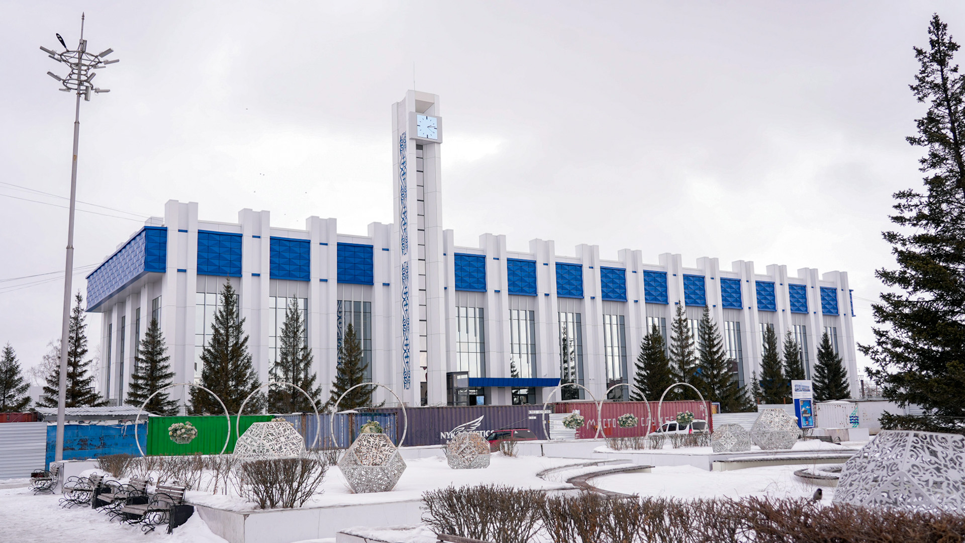 Көлік инфрақұрылымын дамыту: Олжас Бектенов Көкшетау теміржол вокзалын жаңғырту барысын тексерді