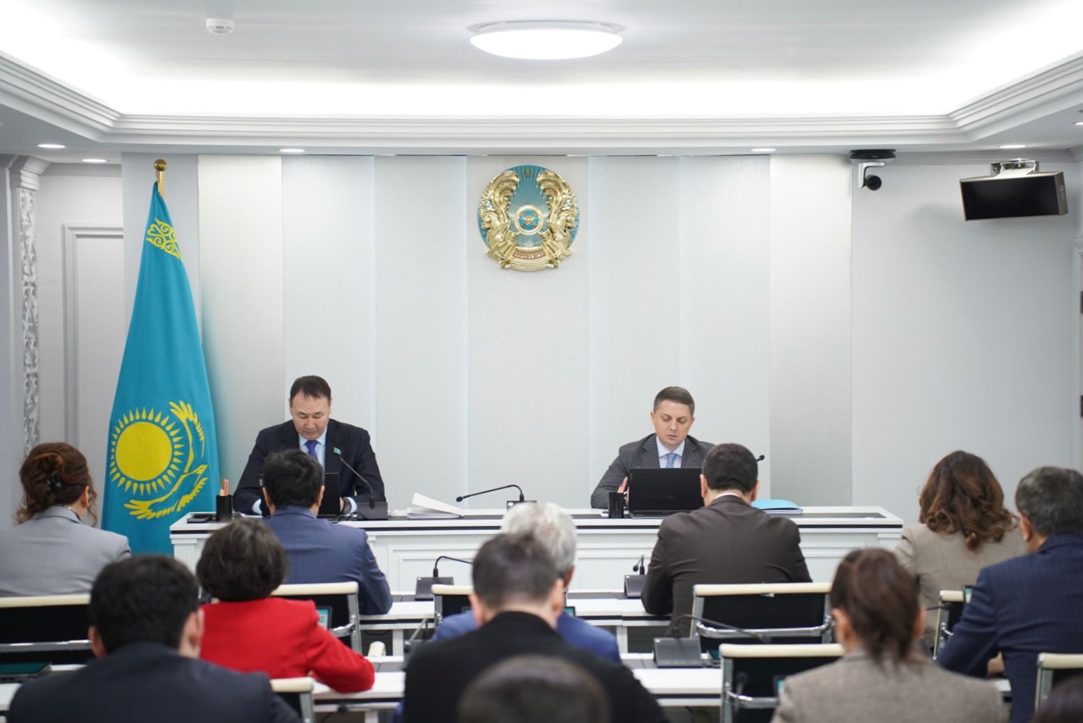 2026-2028 жылдарға арналған бюджетті нақтылау мәселелері бойынша кезектен тыс сессия (27.02.2026)