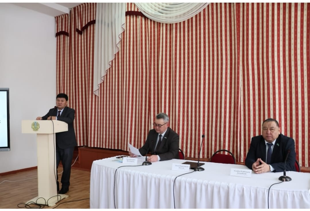 Аудан әкімі Дәулет Кенжеханұлының Мұсабек ауылдық округінің тұрғындарымен алдағы референдумға байланысты кездесуі.