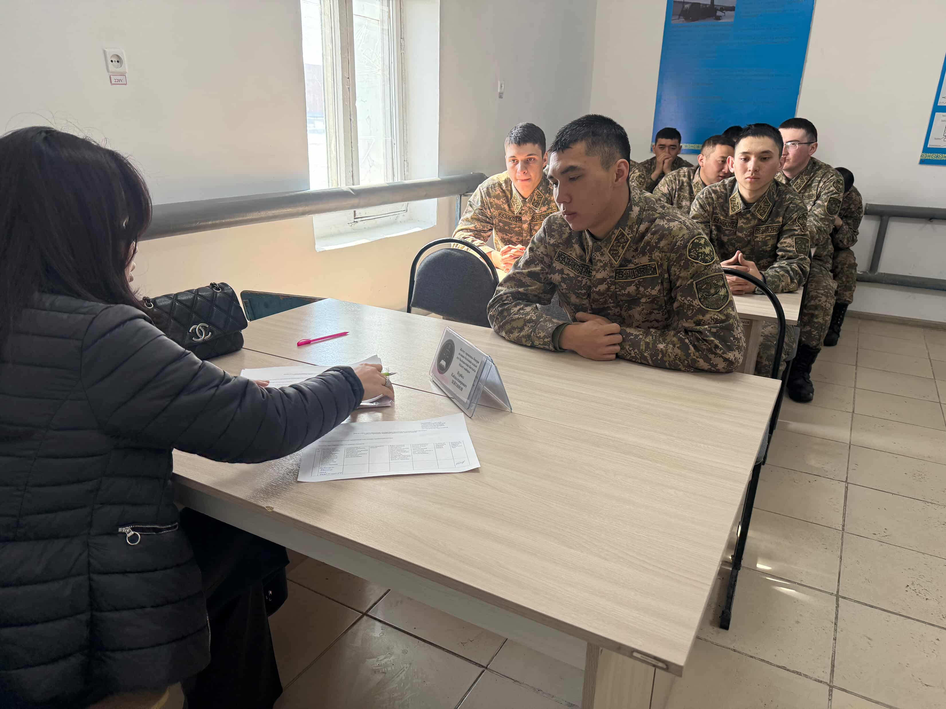 Талдықорған қаласында орналасқан 54380 әскери бөлімінің сарбаздарымен кездесу өткізілді