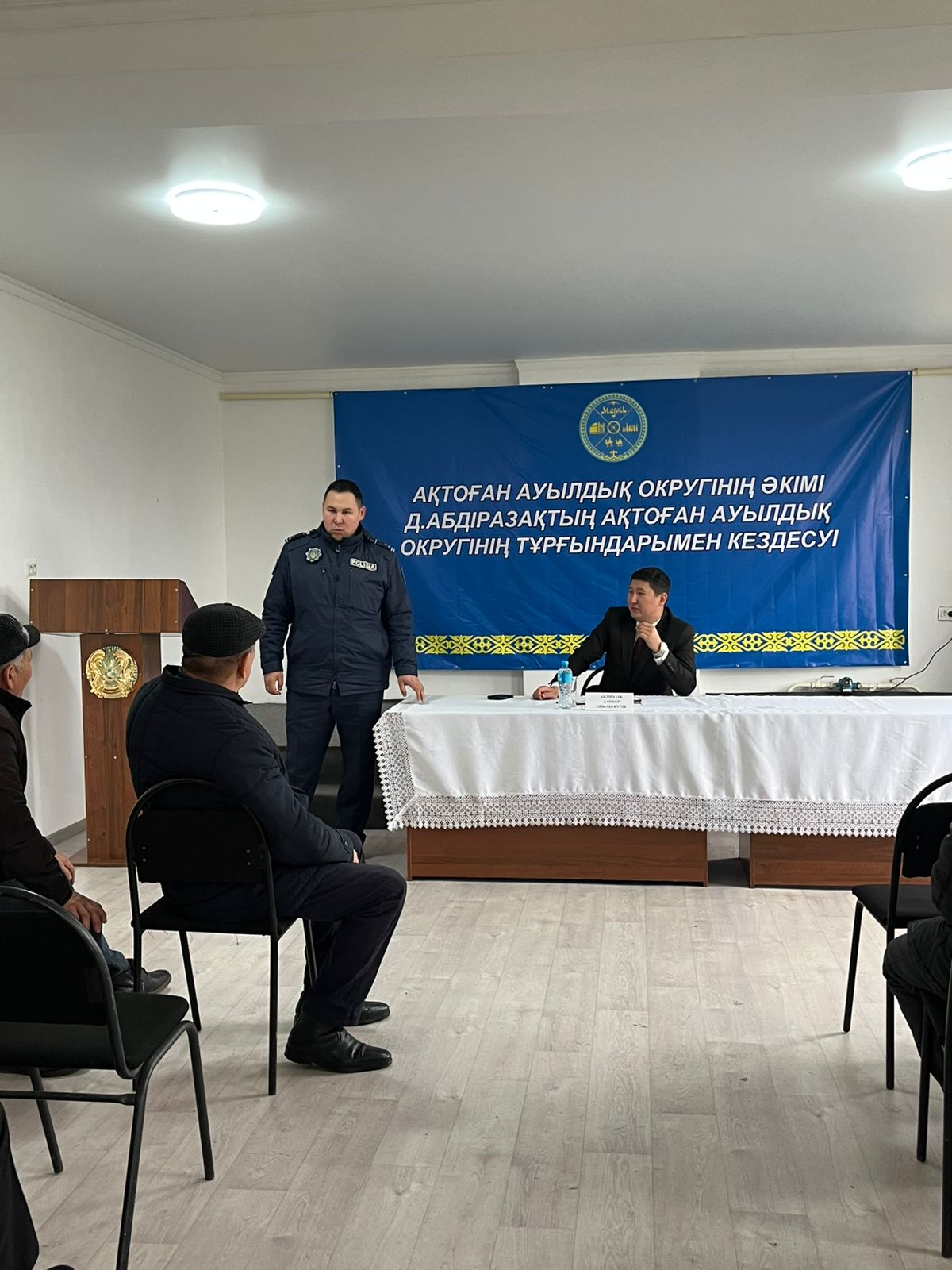 Ақтоған ауылдық округі әкімі Д.А.Абдіразақтың ауыл тұрғындарымен кездесуі