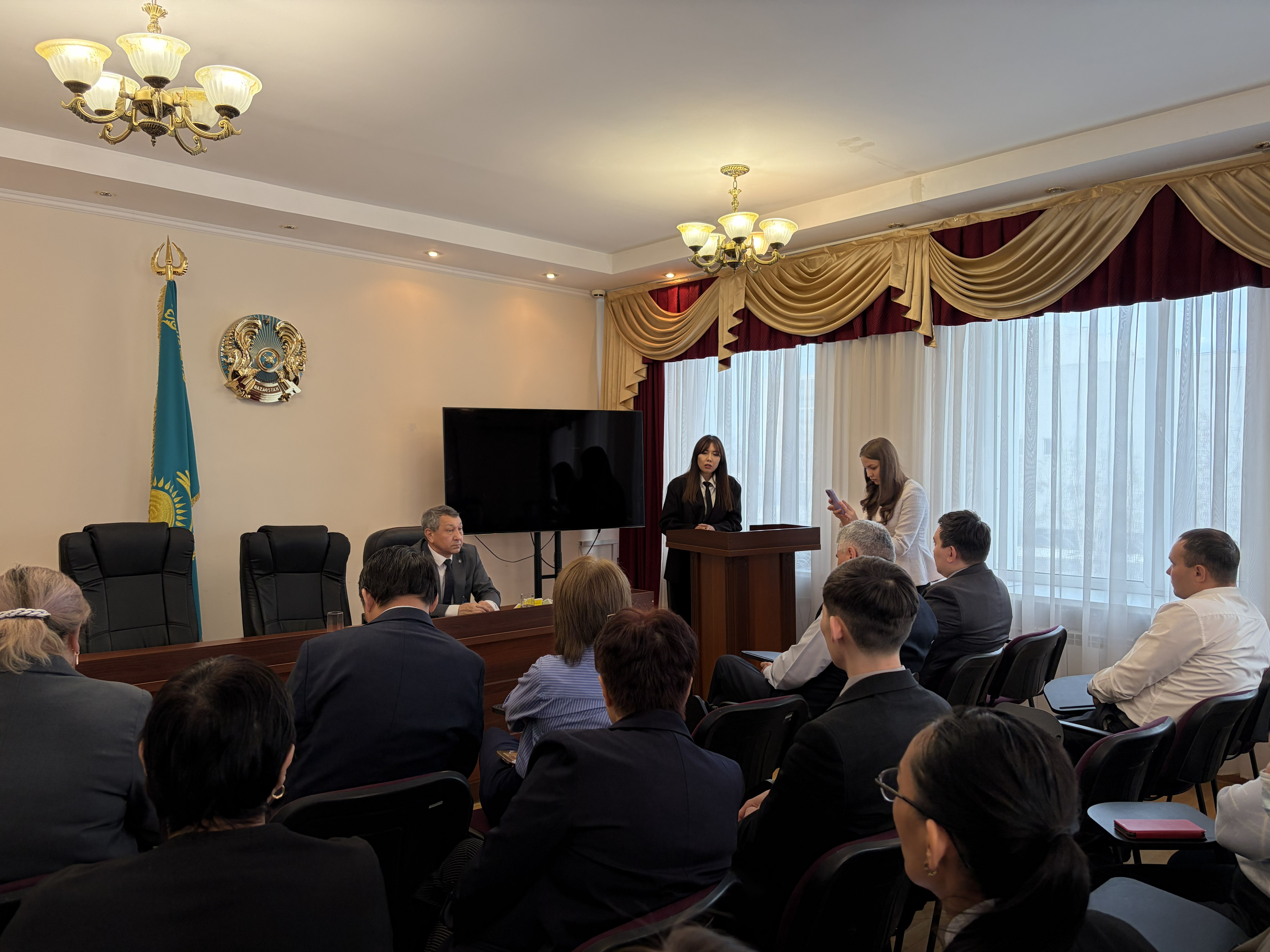 «Адал азамат» және «мінсіз бедел» мемлекеттік қызметшілердің мінез-құлқының үлгісі ретінде