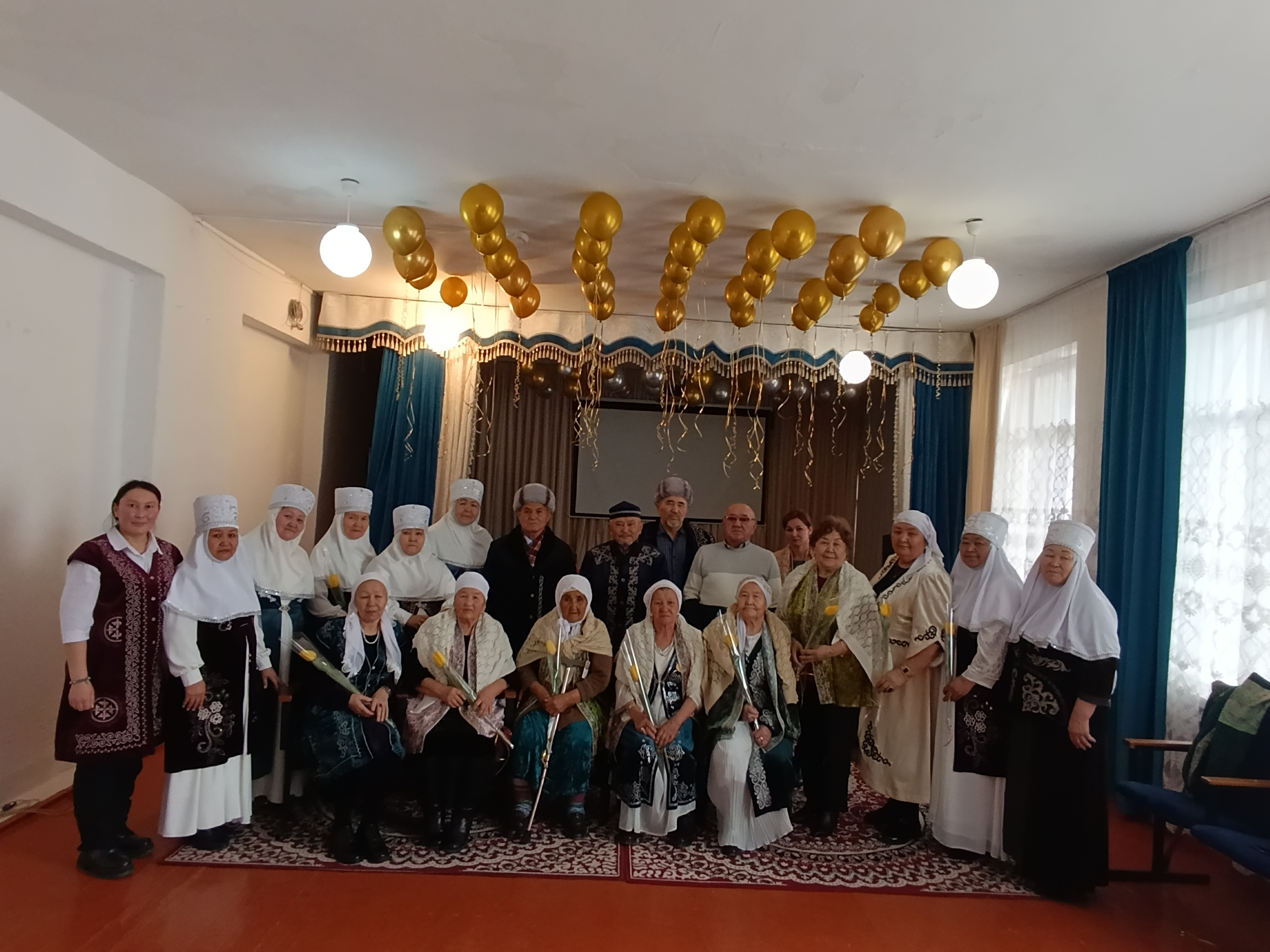 "Алтын алқа" иегерлеріне, алтын құрсақты аналарға құрмет көрсетілді.