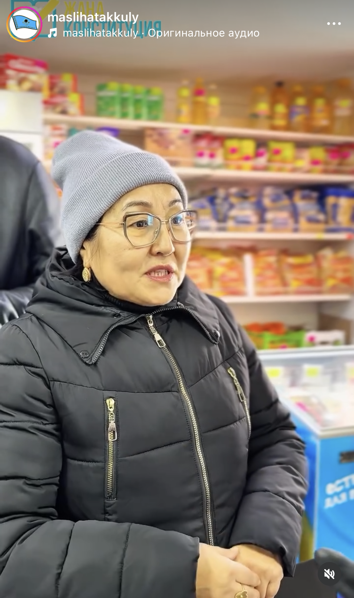 «Әділетті және Прогрессивті Қазақстанның Халықтық Конституциясы үшін» Жалпыұлттық коалициясының мүшелері ауданның сауда нүктелерінде экспромт-кездесу өткізіп, жаңа Конституцияның негізгі ережелерін түсіндірді.