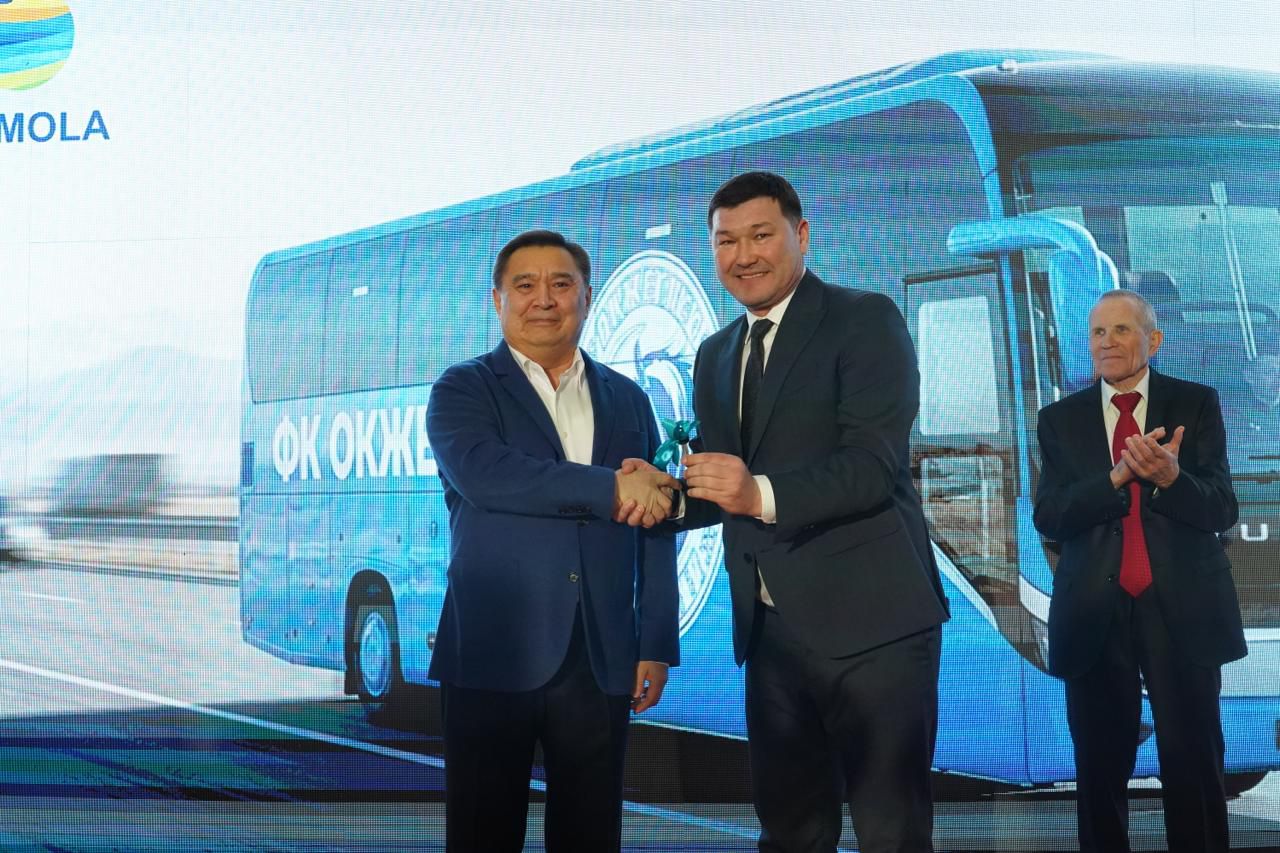 «Koksetau Mаll» сауда-ойын-сауық орталығында «Оқжетпес» футбол командасының жаңа құрамы таныстырылды