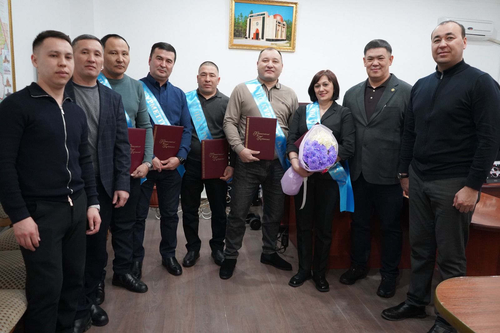 Полицейлер әріптестерін құрметті еңбек демалысына шығарып салды