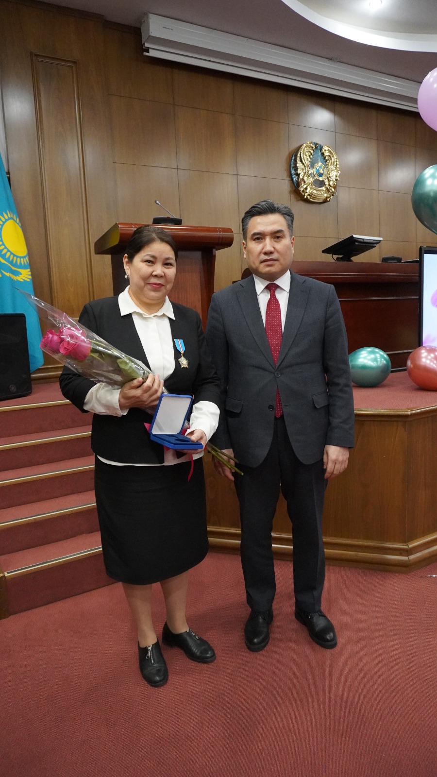 Вручены государственные награды от имени Президента в честь 8 Марта