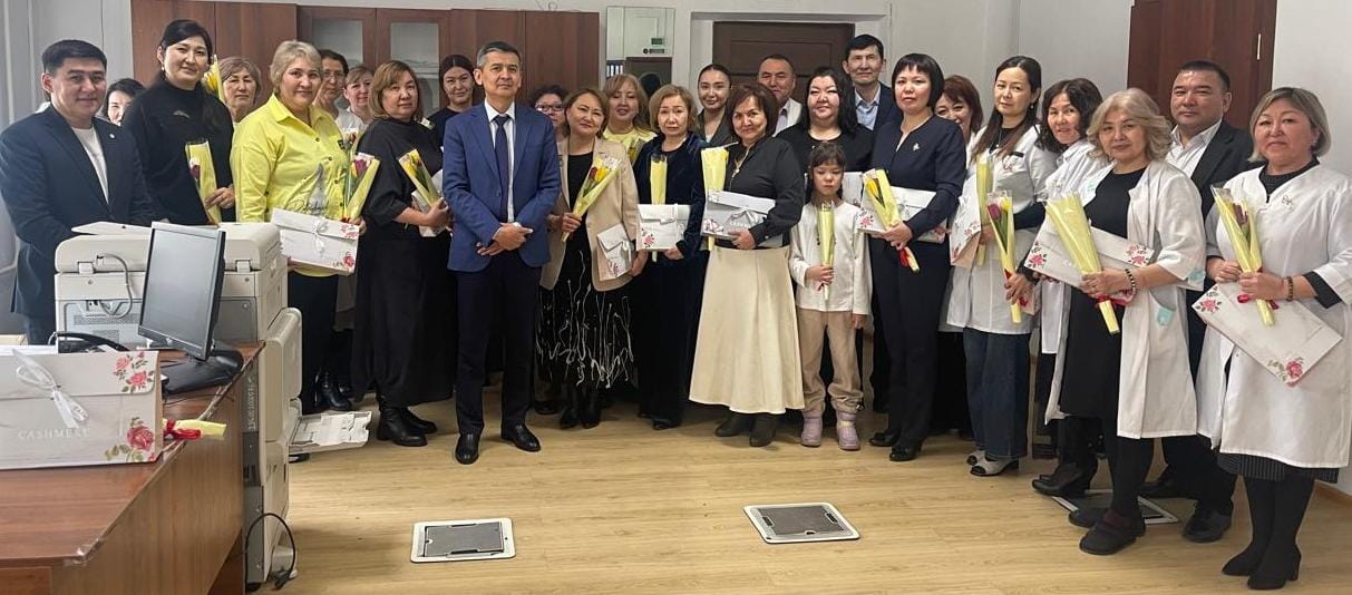 В преддверии праздника 8 Марта поздравили женщин