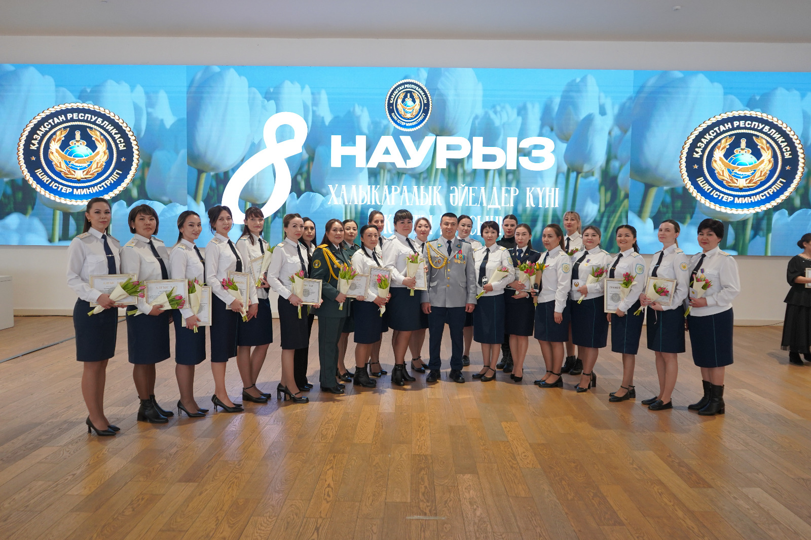 СҚО Полиция департаментінде әйел-офицерлер мен қызметкерлердің аналары құттықталды