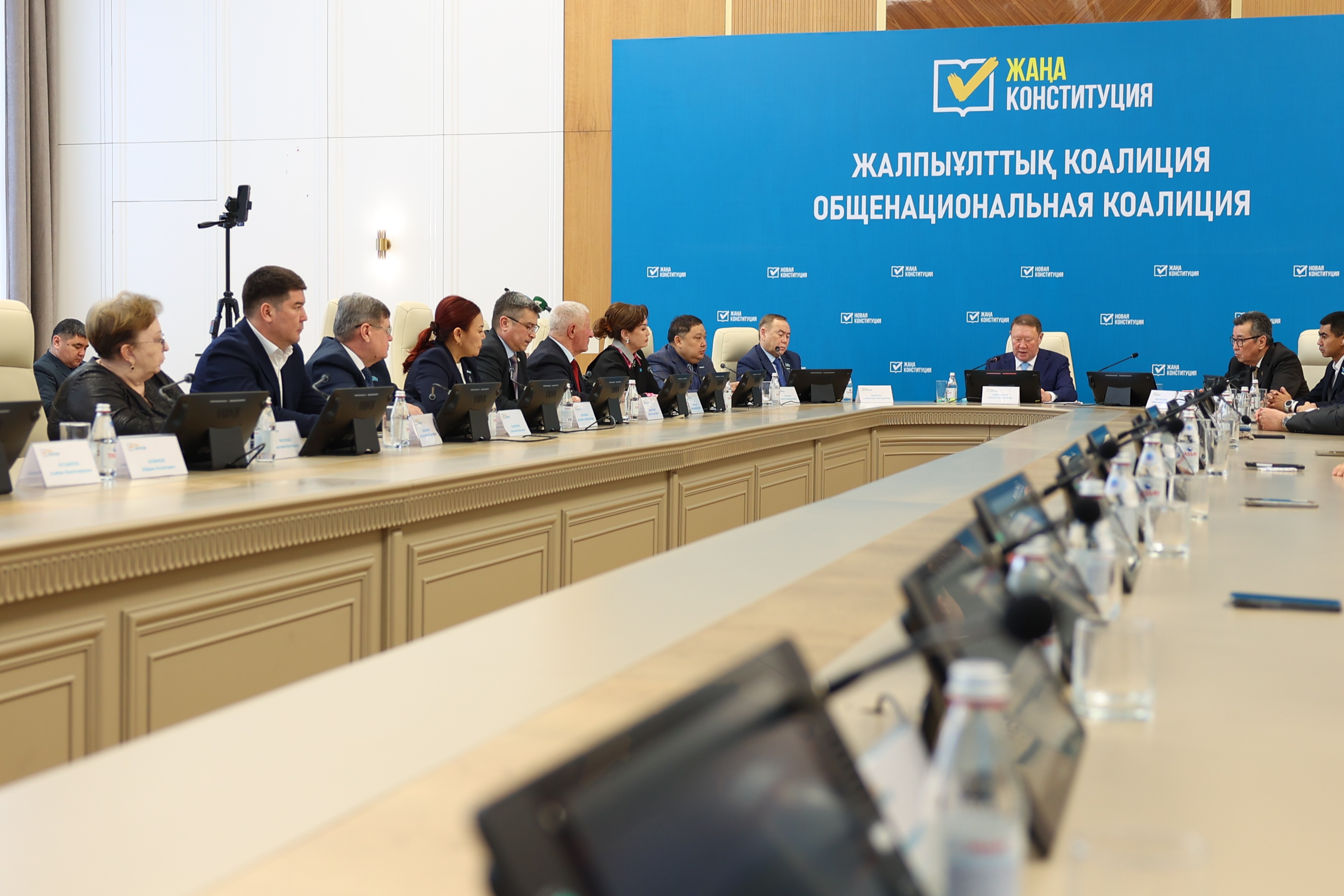 Жаңа Конституция жобасын түсіндірді