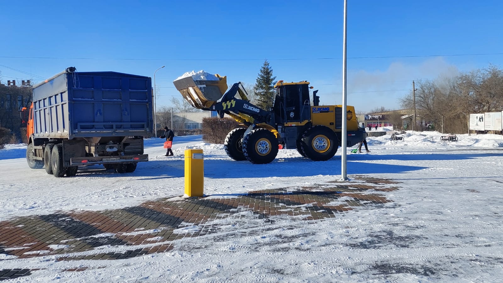 Ботақара көшелері қардан тазартылды.