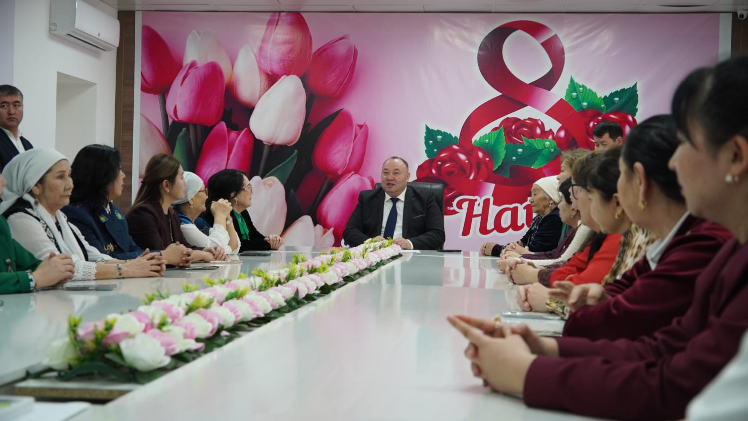 В КЕЛЕСЕ ЧЕСТВОВАЛИ ЖЕНЩИН, РАБОТАЮЩИХ В РАЗЛИЧНЫХ СФЕРАХ