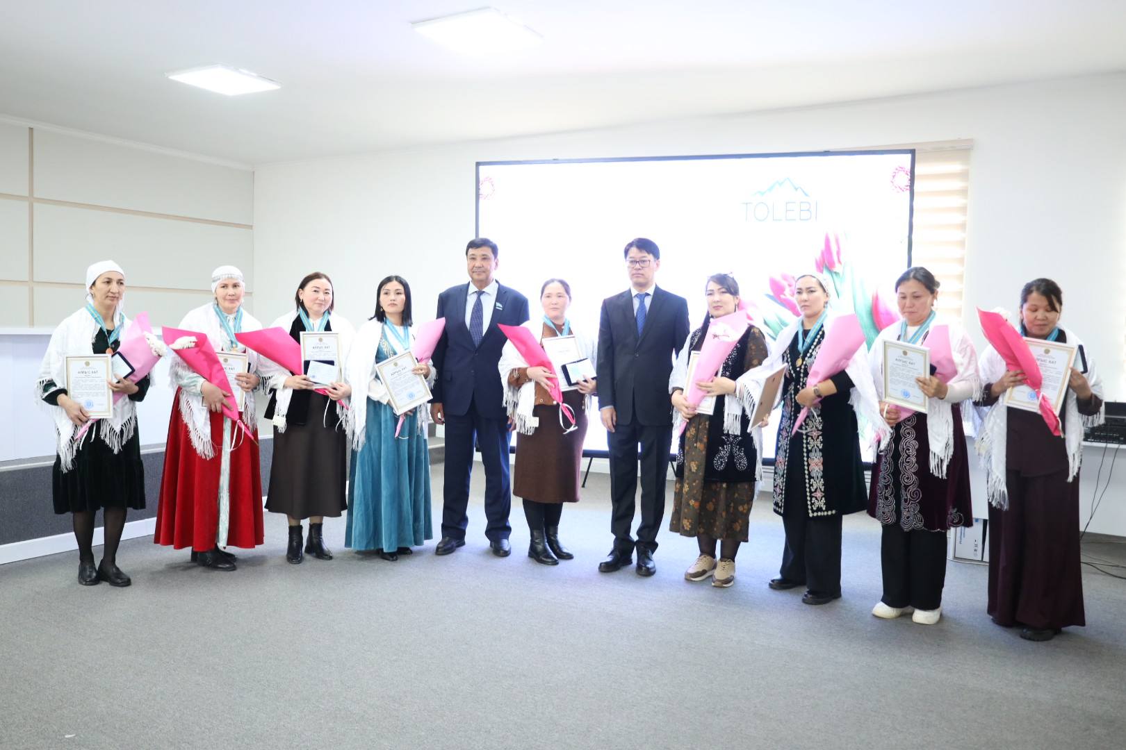 АНА – ӨМІРДІҢ ШУАҒЫ, ЕЛДІҢ ТІРЕГІ