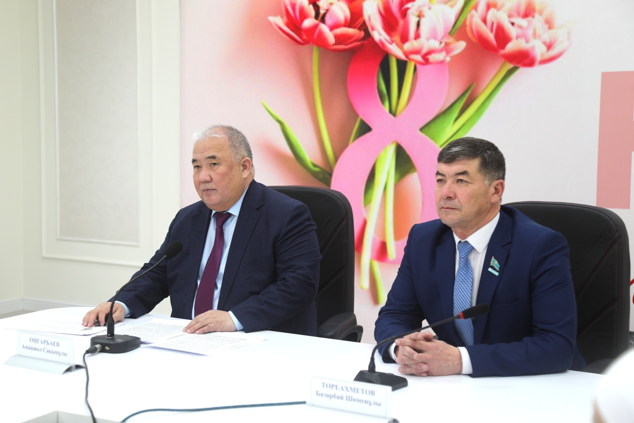 Аудан әкімі бір топ әйелдер қауымымен кездесті