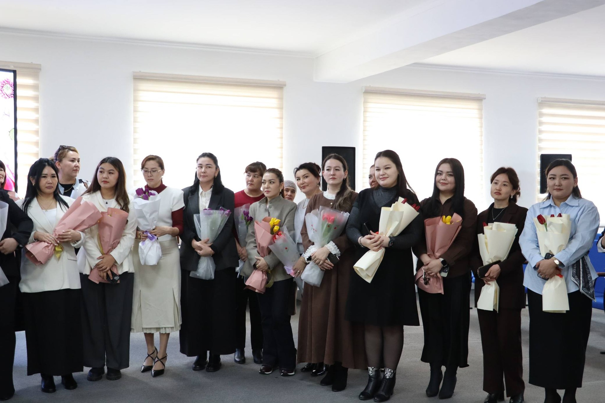 МЕМЛЕКЕТТІК ҚЫЗМЕТТЕГІ АЯУЛЫ АРУЛАРҒА ҚҰРМЕТ КӨРСЕТІЛДІ