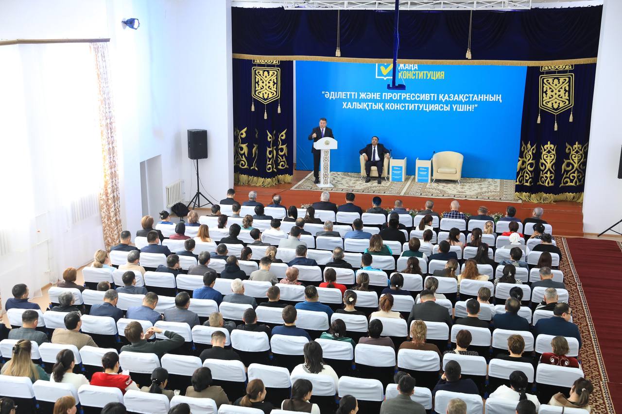 Президент кеңесшісі Қобда ауданында тұрғындармен кездесті