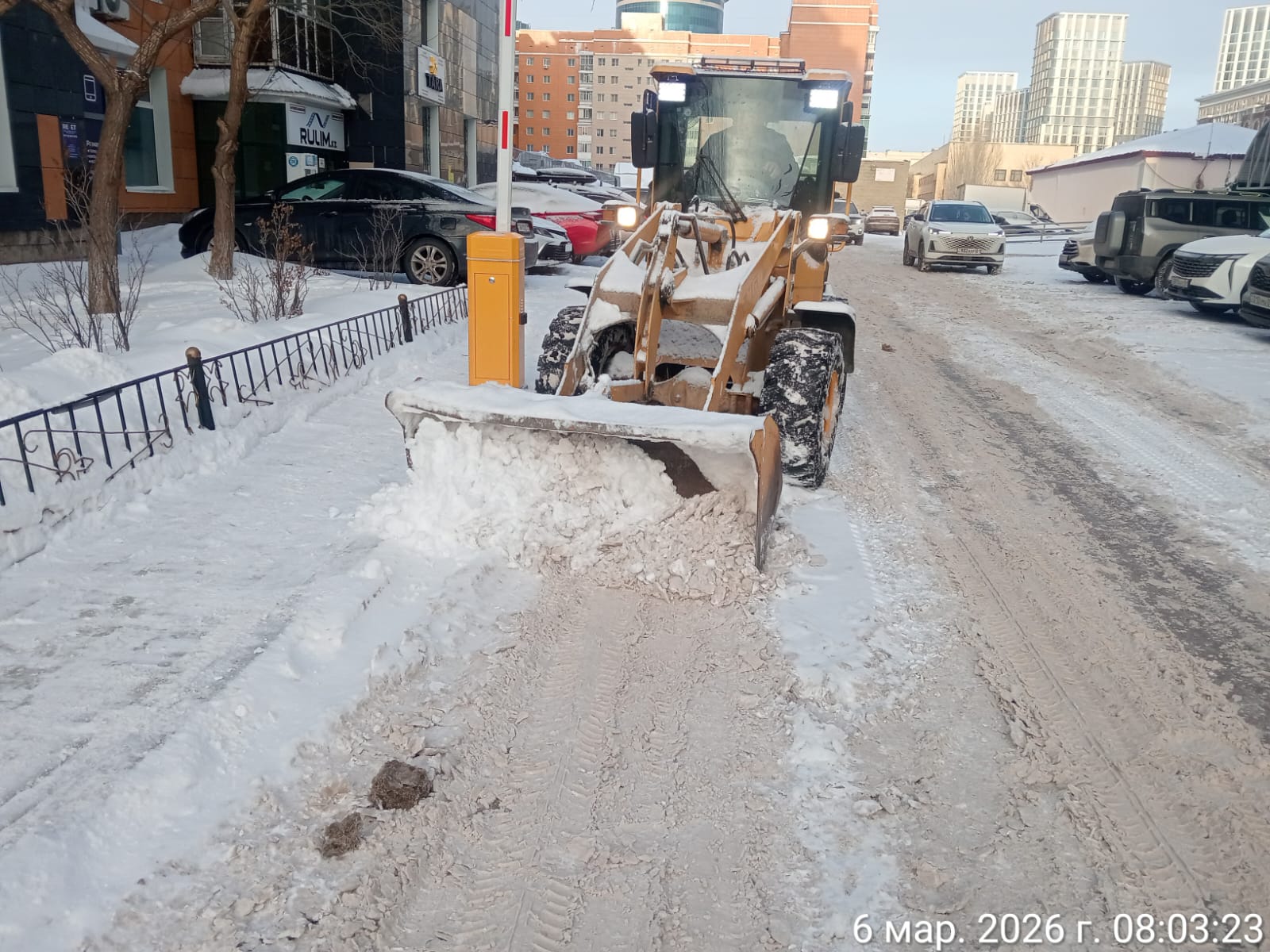 Более 3 тысяч дорожных рабочих задействовано в снегоуборочных работах в Астане