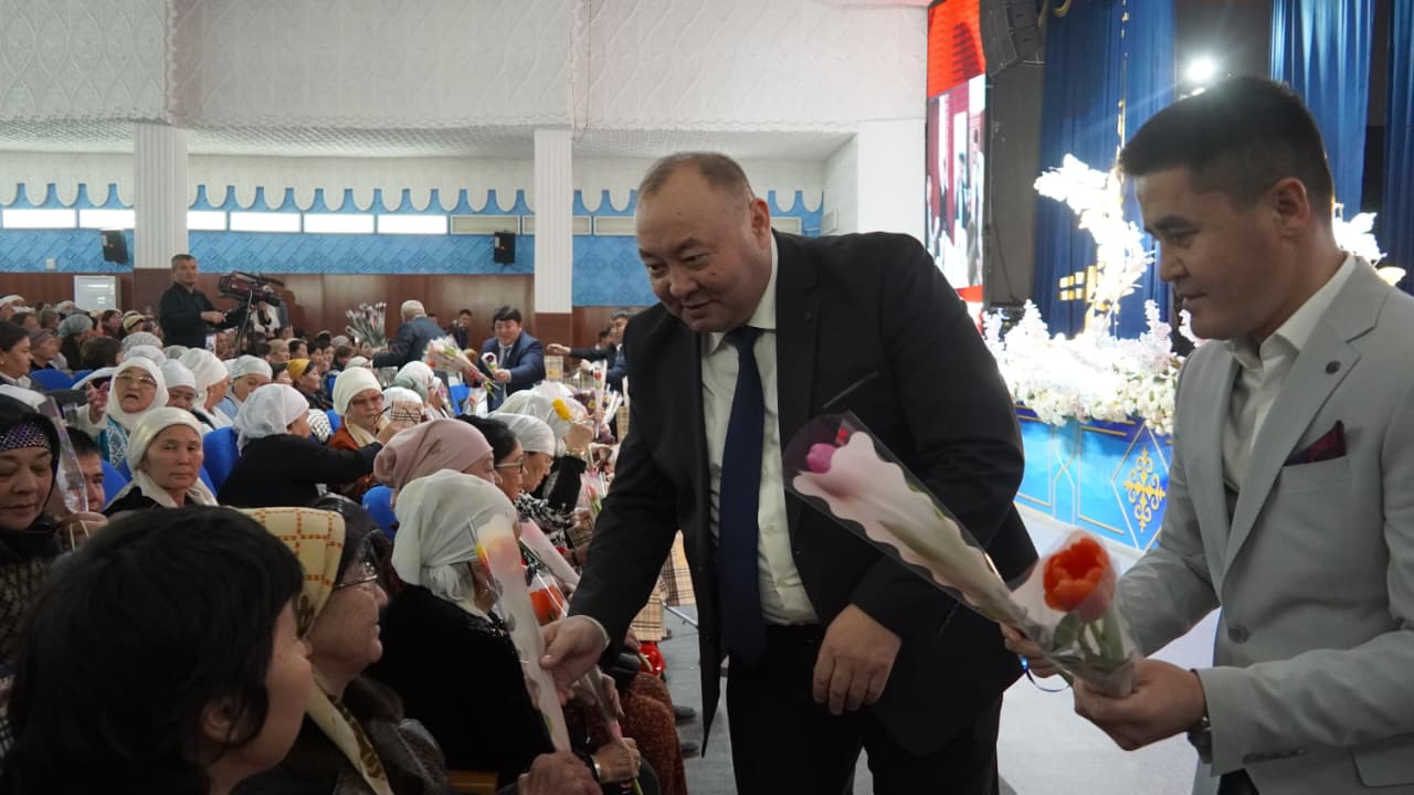 ЖҮРЕКТЕН ШЫҚҚАН АЛҒЫС: КЕЛЕС АУДАНЫНДА ӘЙЕЛДЕР КҮНІ ТОЙЛАНДЫ