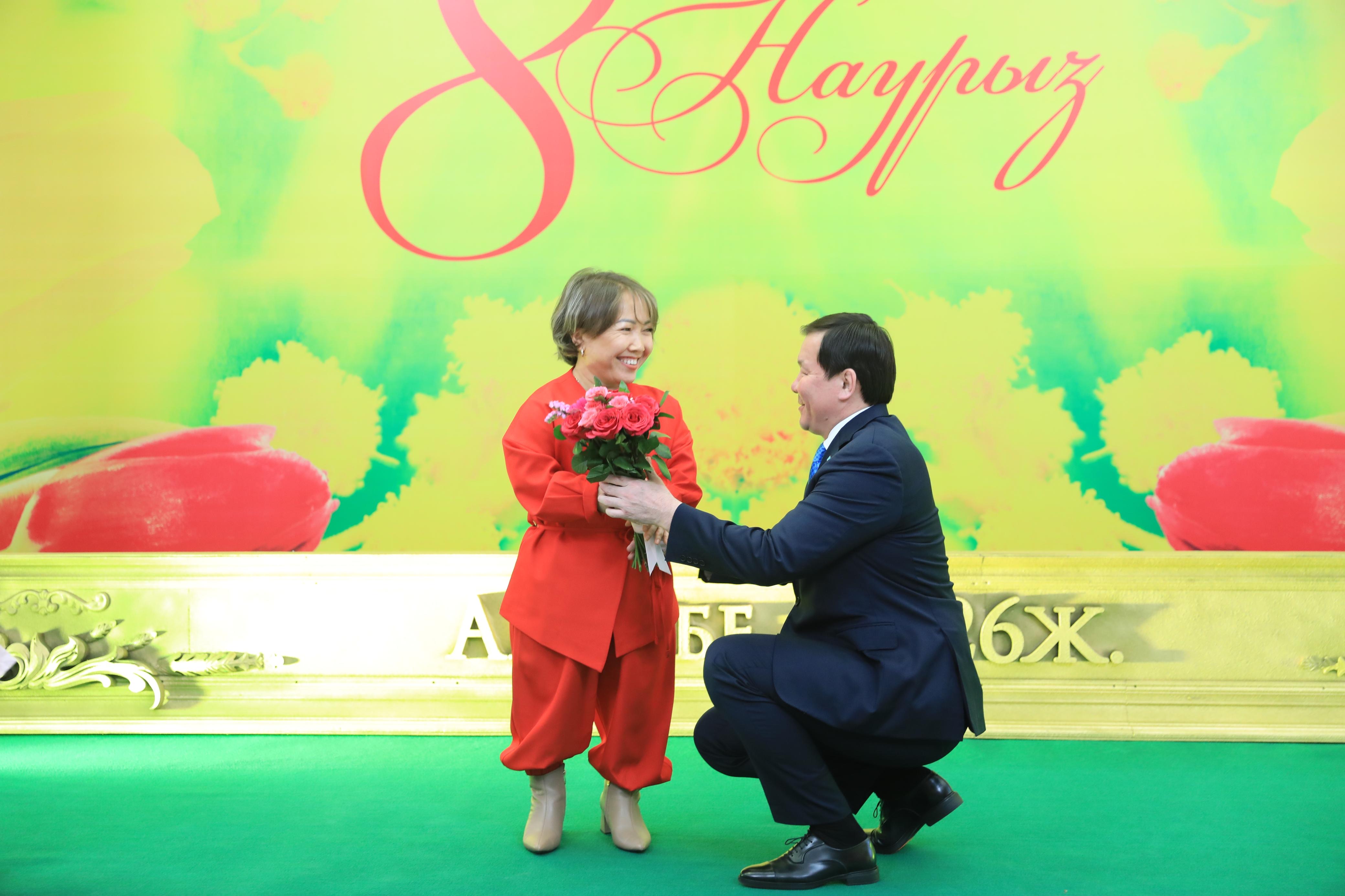 Көктем мерекесі қарсаңында ақтөбелік әйелдер мемлекеттік наградаларға иеболды