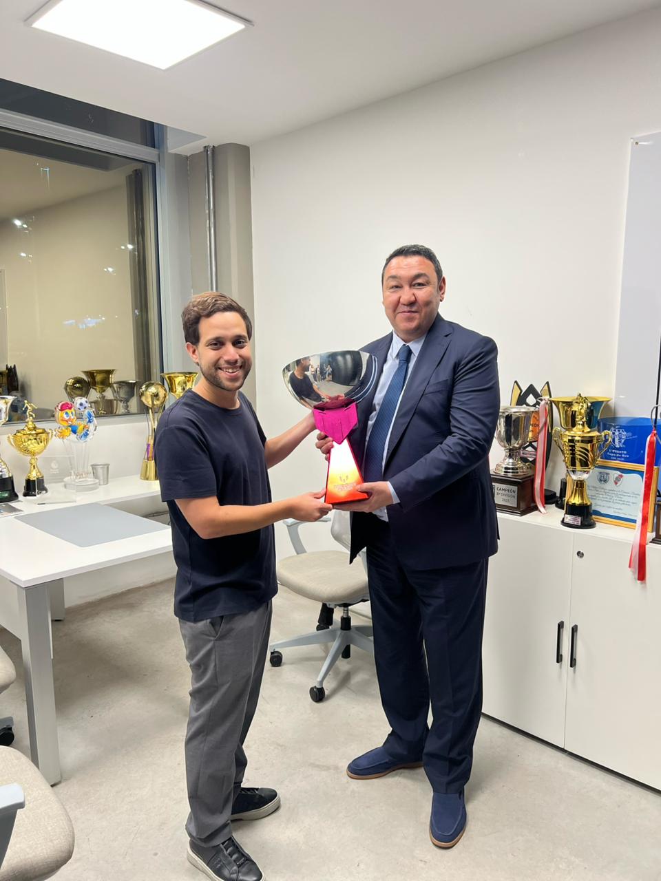 Футбол саласындағы ынтымақтастық