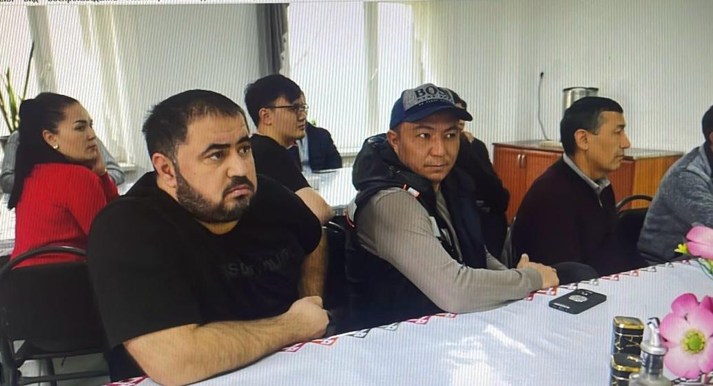 Шымкент: «Зерде Керамика» ЖШС-де жаңа Конституция жобасы түсіндірілді