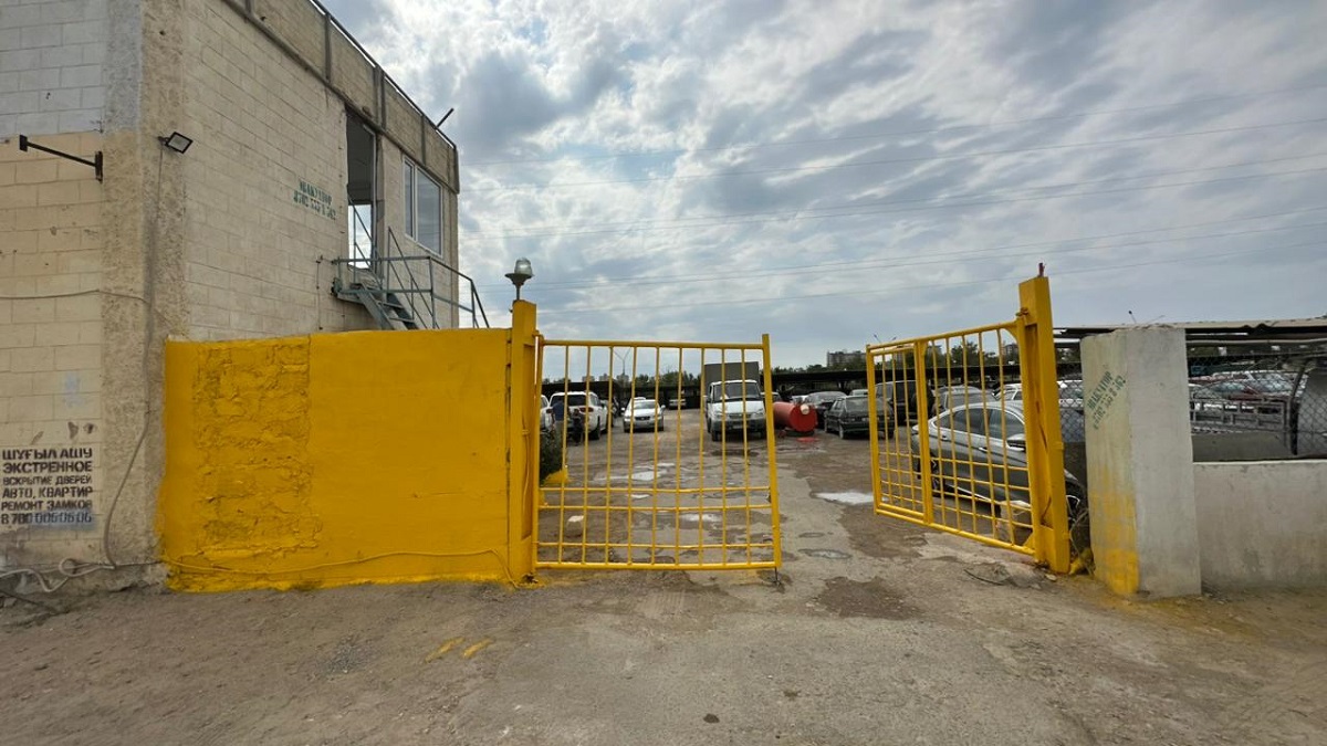 Жол қозғалысы ережесін бұзған автокөлік “Қауіпсіз көше” жедел-профилактикалық іс-шарасы аясында айып тұрағына қойылды