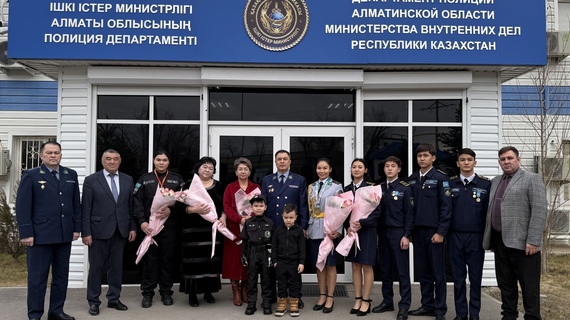 ЕЛ МЕН ПОЛИЦИЯНЫҢ МАҚТАНЫШЫ: АЛМАТЫ ОБЛЫСЫНДА ХАЛЫҚАРАЛЫҚ ТУРНИРЛЕР ЖЕҢІМПАЗДАРЫ ҚҰРМЕТТЕЛДІ