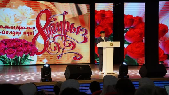 КӨКТЕМ ШУАҒЫМЕН ӘСПЕТТЕЛГЕН МЕРЕКЕ: АУДАН ОРТАЛЫҒЫНДА 8 НАУРЫЗ МЕРЕКЕСІНЕ ОРАЙ «ӘЛЕМНІҢ ЖАРЫҒЫ – АНА» АТТЫ САЛТАНАТЫ ШАРА ӨТТІ