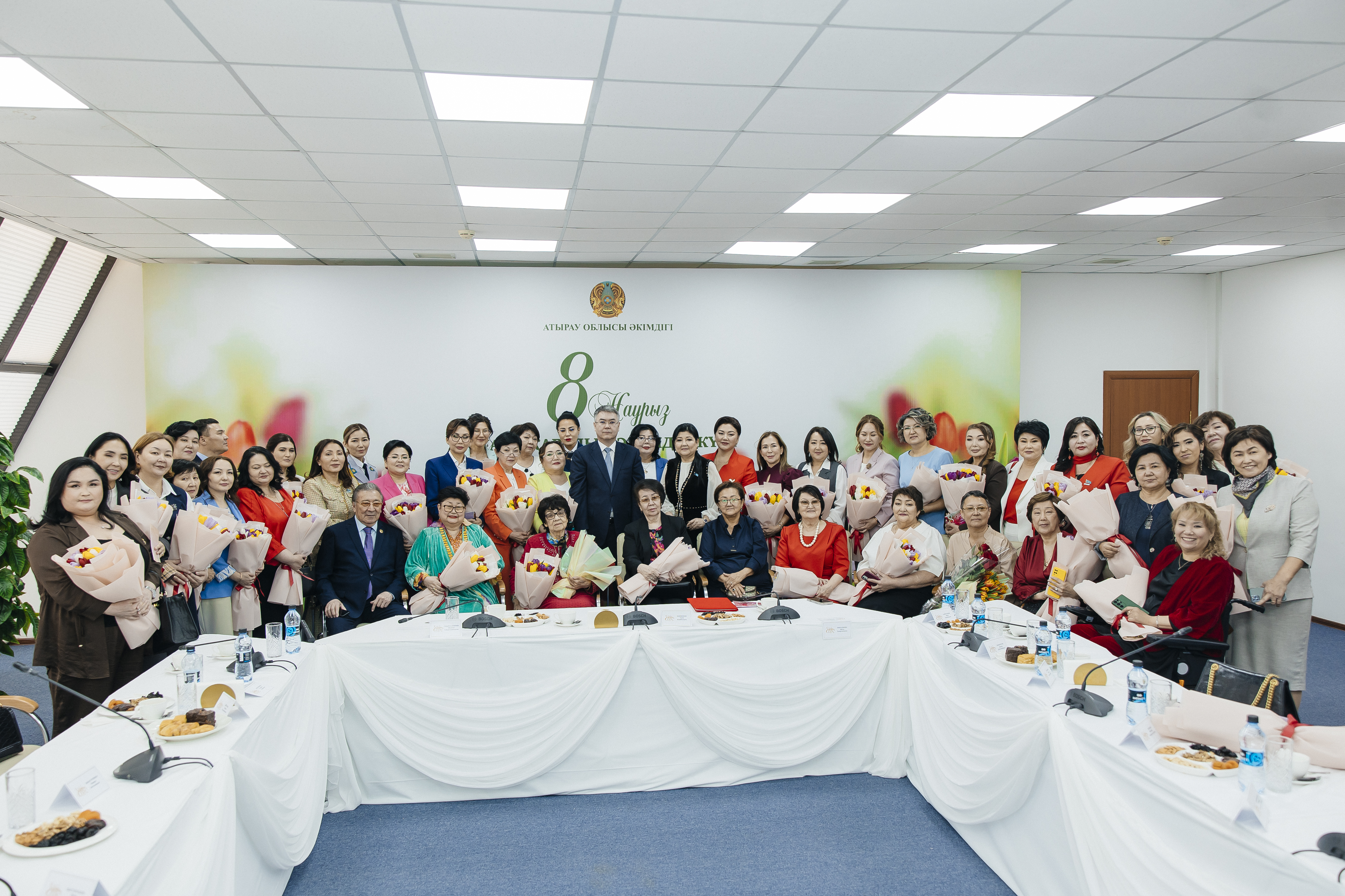 Серік Шәпкенов аймақтың әйелдер қауымын көктем мерекесімен құттықтады