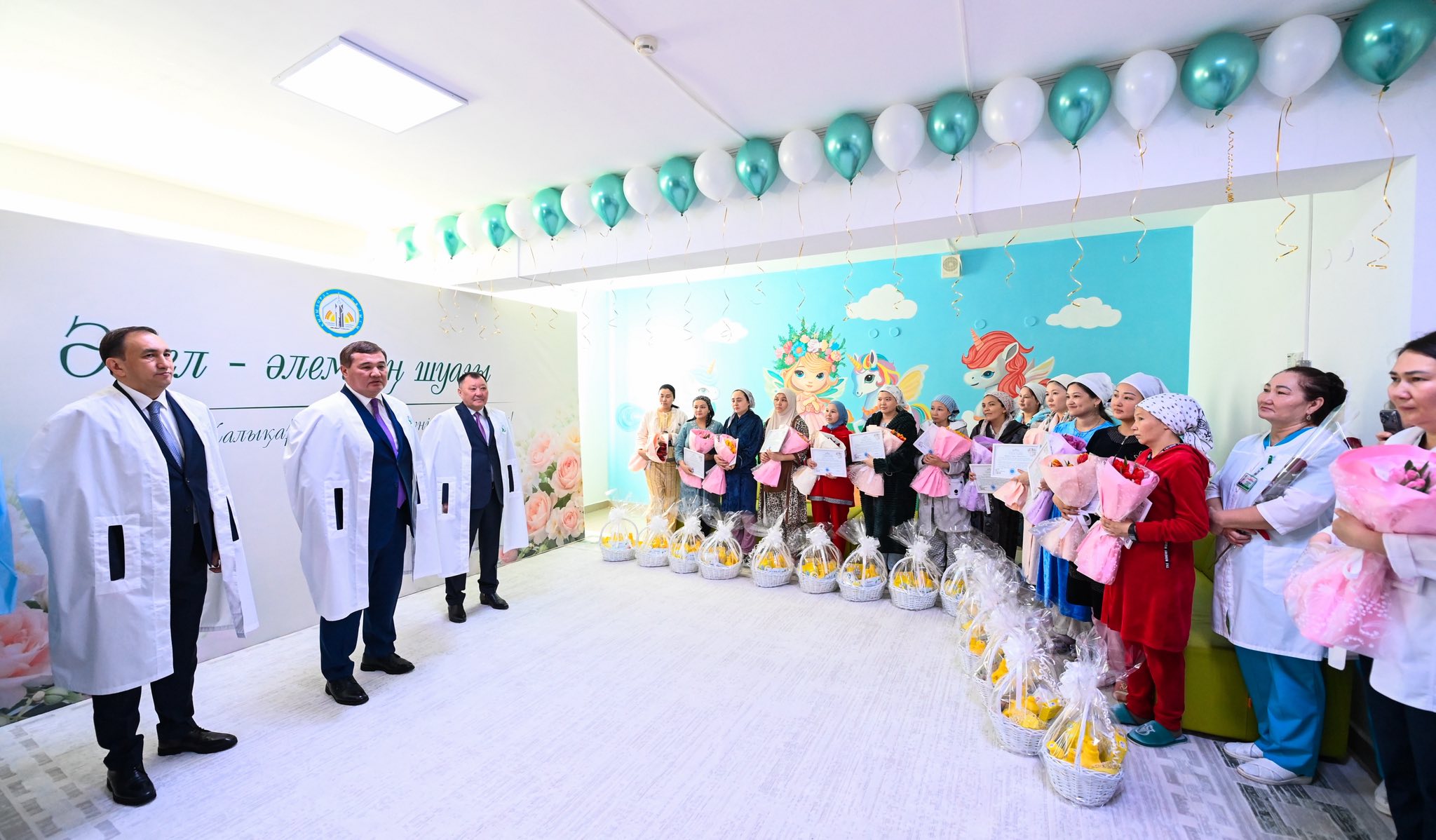 Аймақ басшысы перинаталдық орталықта аналармен кездесті