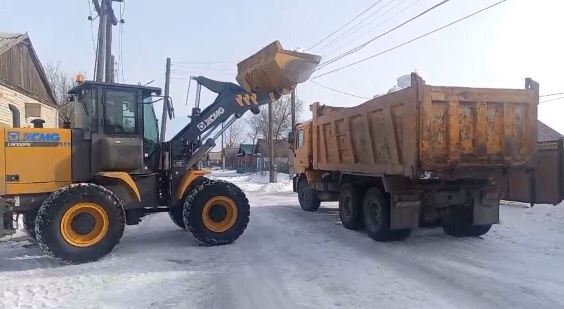 В области Абай продолжаются работы по вывозу снега и откачке талых вод