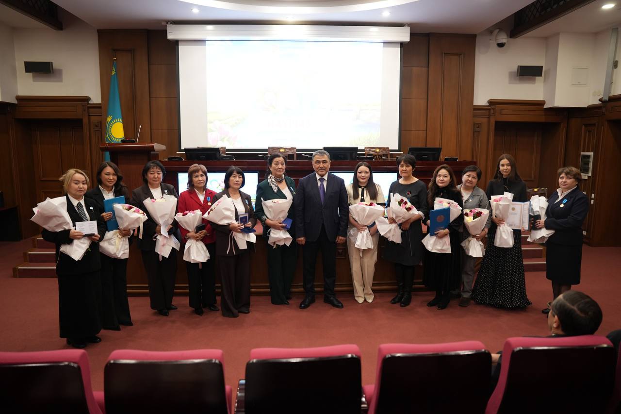 Халықаралық әйелдер күніне орай су саласының қызметкерлері мемлекеттік және ведомстволық наградалармен марапатталды