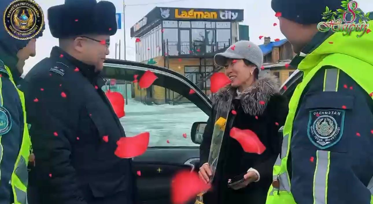 Көктем шуағы жол үстінде: Аягөз полицейлері нәзік жандыларға құрмет көрсетті