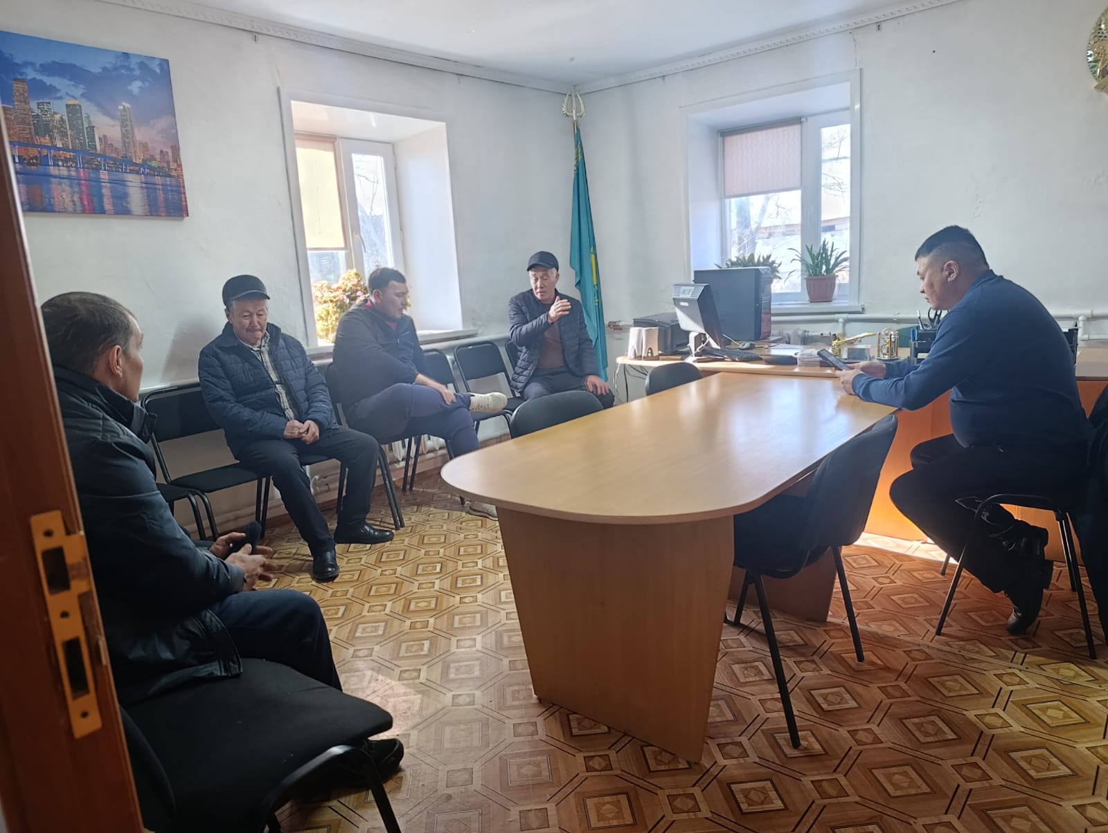 Бұзылық ауылының тұрғындарымен дөңгелек үстел