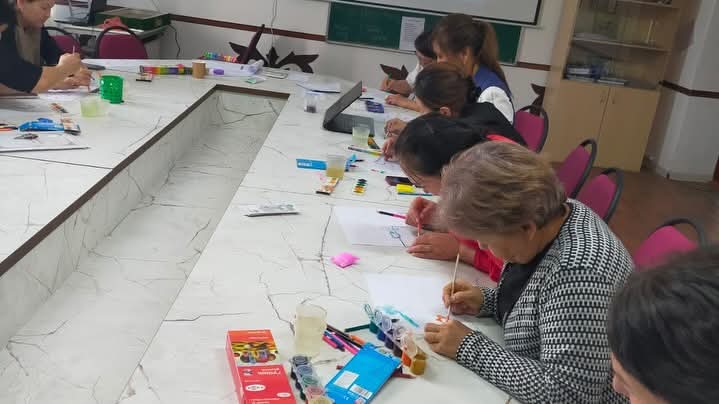 “Арт- терапия “ тақырыбында семинар - тренинг өткізілді.