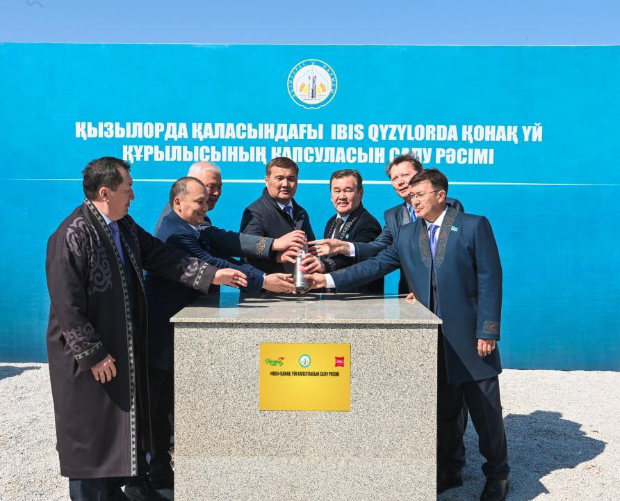 IBIS қонақүйінің іргетасы қаланып, капсула салынды