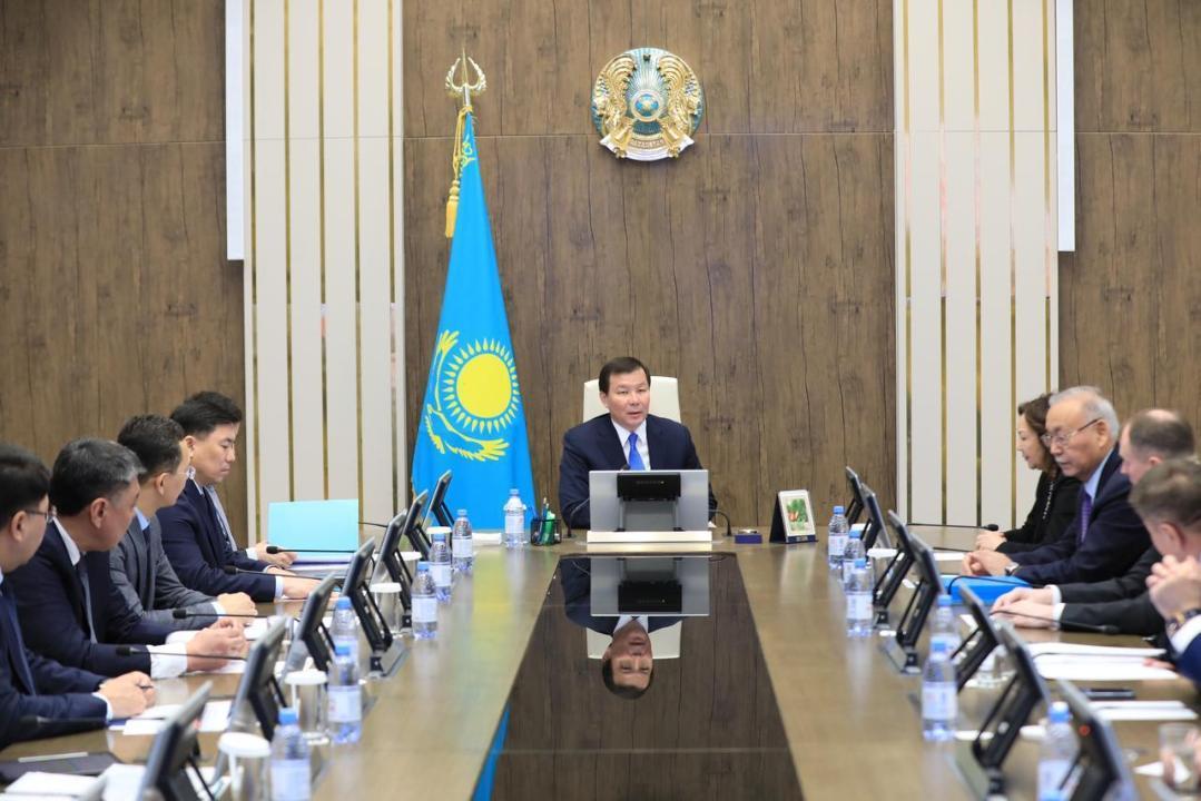 Өңір басшысы сенаторлармен экономиканы дамыту және бюджеттік әлеует мәселелерін талқылады