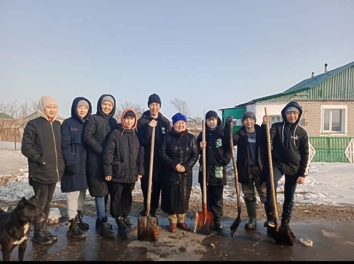 23 наурызда Наурызнамның онкүндігі аясында "Тазару күні" аталып өтіледі, осыған байланысты аудан мектептерінде "Қарлы десант"акциясы ұйымдастырылды.