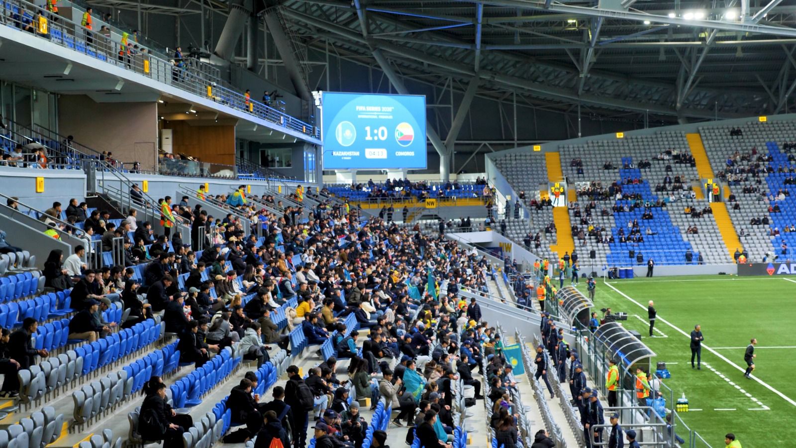 «Таза Қазақстан»: жас футболшылар Қазақстан мен Комор аралдары матчында экоакция өткізді