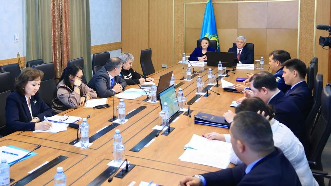 Қарағанды облысының әкімдігінде балалар арасындағы суицид мәселесі талқыланды
