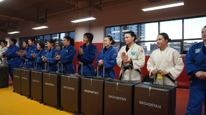 ҰЛТТЫҚ ҚҰРАМАЛАР ТОЛЫҚ СПОРТТЫҚ КИІММЕН ҚАМТЫЛУДА