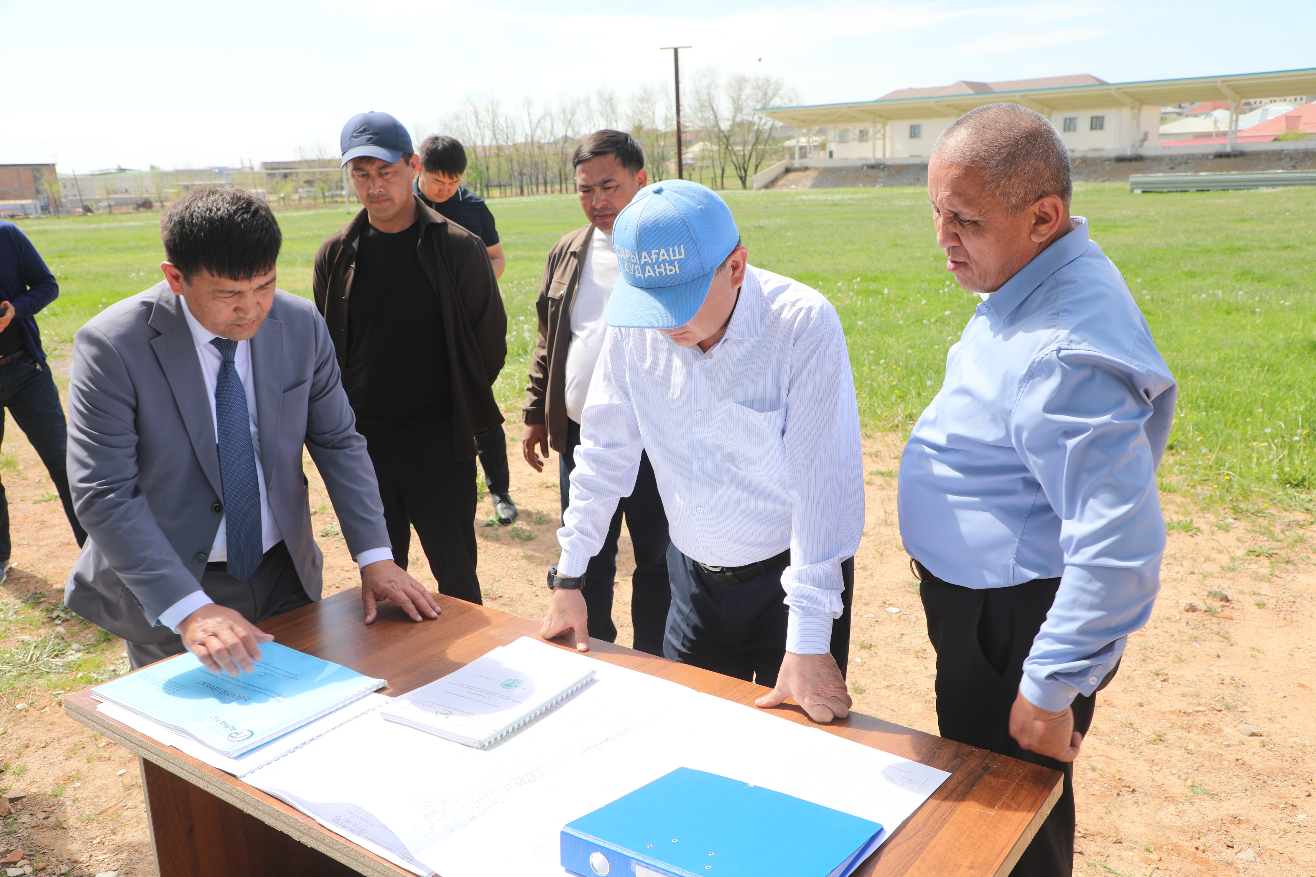 В ЦЕНТРАЛЬНОМ СТАДИОНЕ ГОРОДА САРЫАГАШ ПРОВОДЯТСЯ КАПИТАЛЬНЫЕ РЕМОНТНЫЕ РАБОТЫ