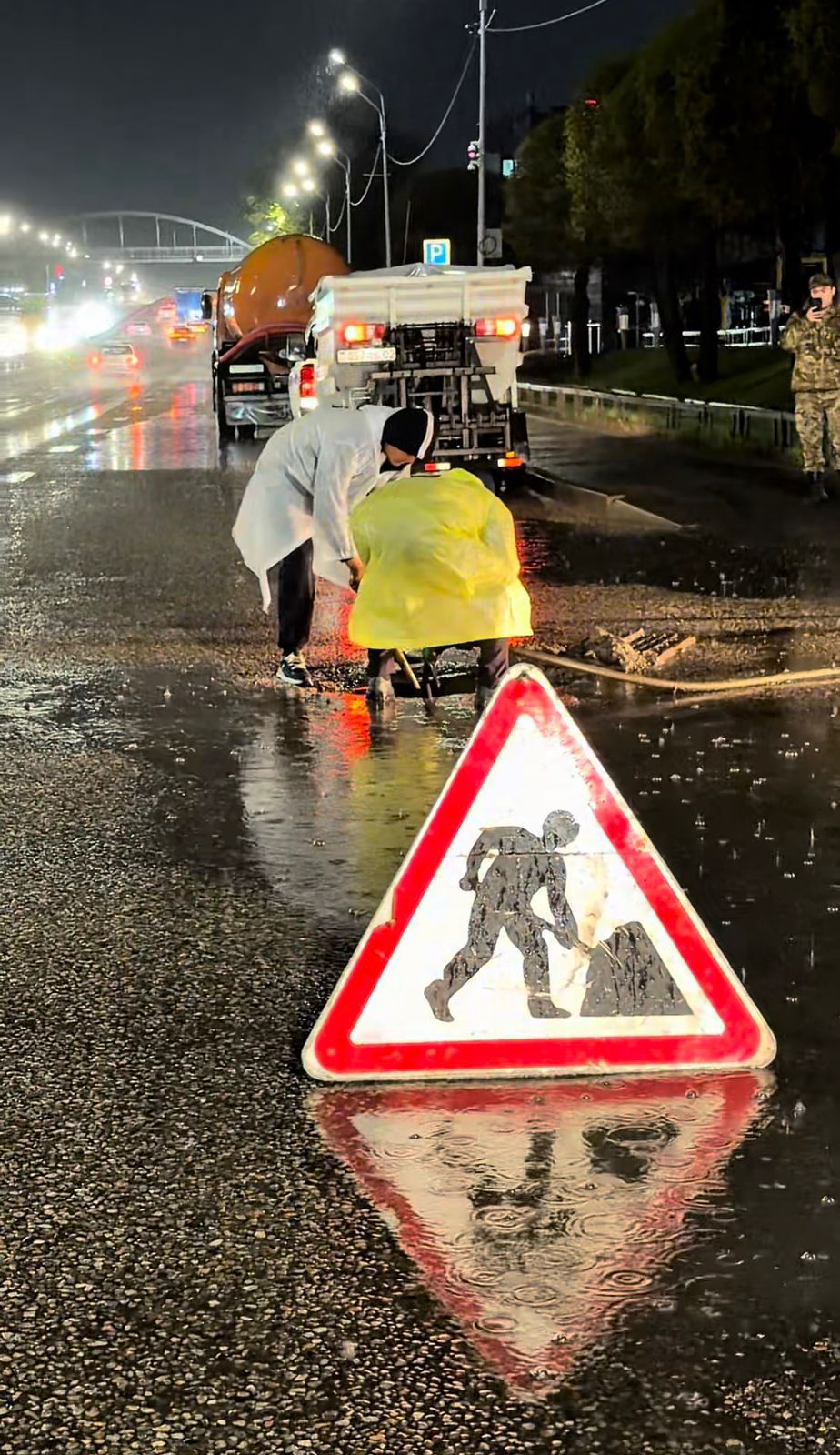 После ливня коммунальные службы Алматы отработали в усиленном режиме