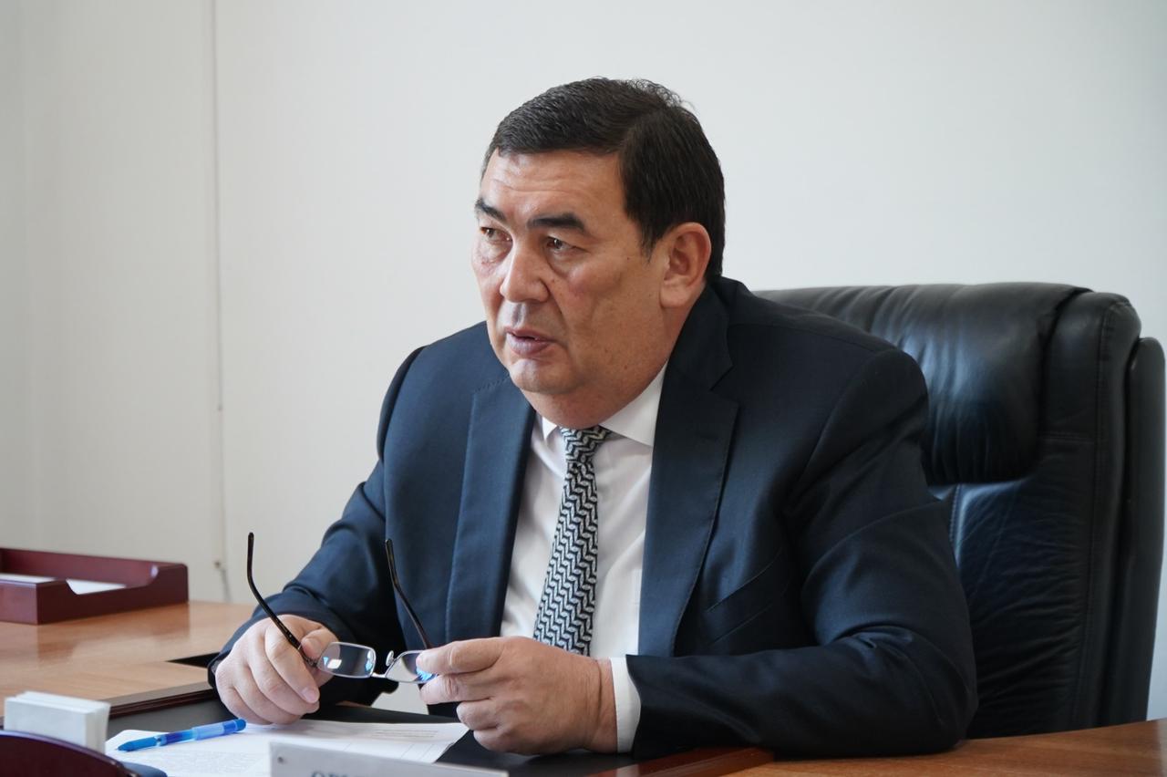 Тараз қаласының әкімі Бақытжан Орынбеков тұрғындарды жеке сұрақтарымен қабылдады