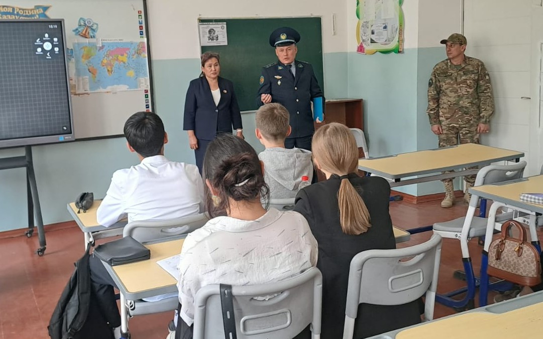 Арыс қаласында 250-ге жуық мектеп оқушыларымен ауқымды профилактикалық кездесу өтті