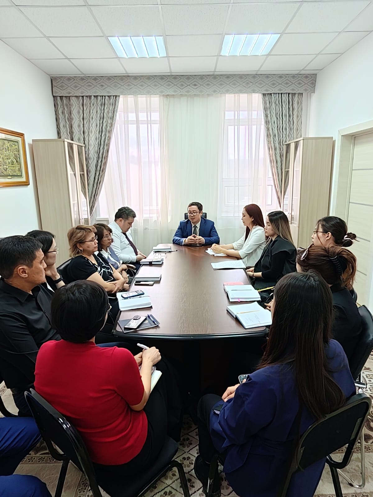 "Заң және тәртіп" тақырыбындағы дөңгелек үстел