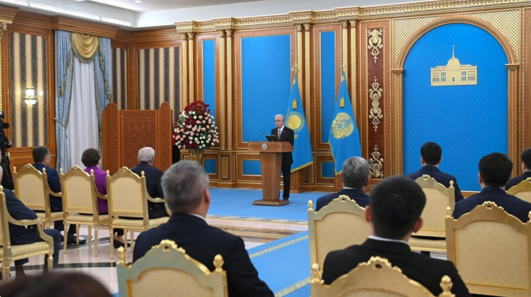 Президент: Қазақ ғылымының болашағы – жастардың қолында